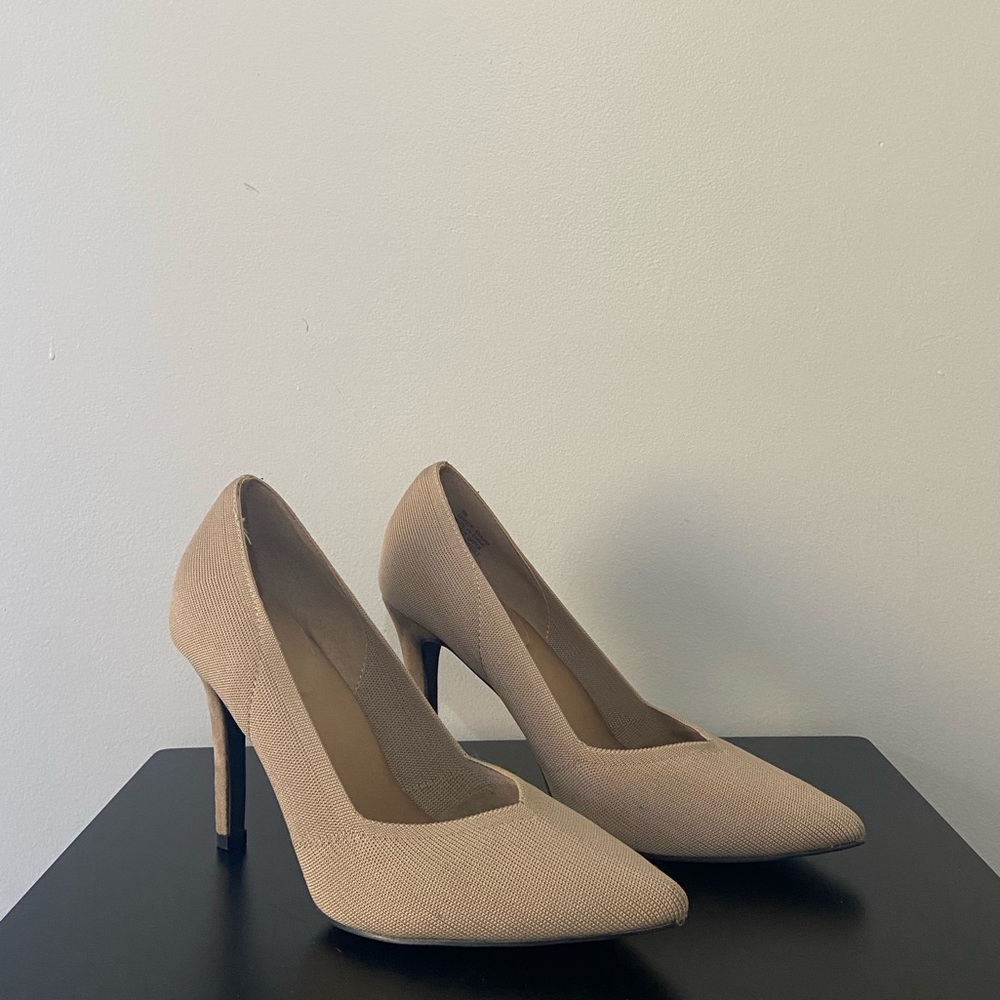 MIA Nude Maire Pumps (Size: 9M) (Color: Nude)